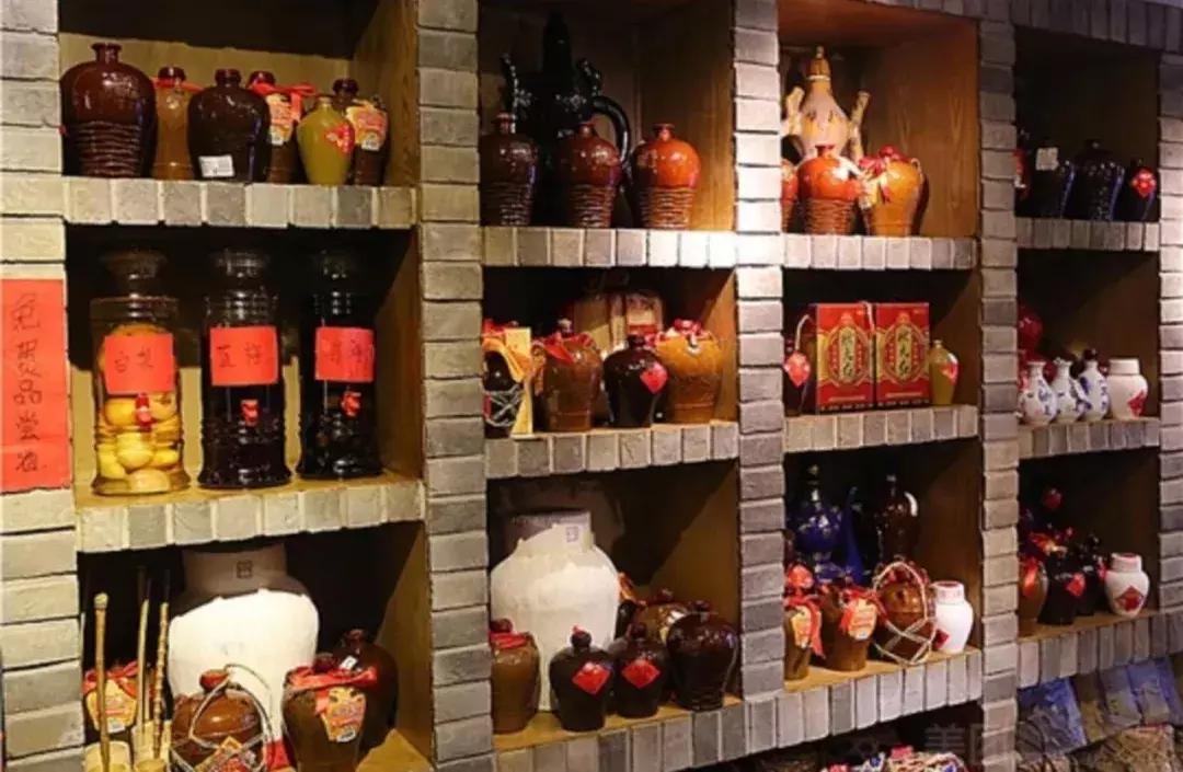 对酒当歌人生几何借酒助兴,对酒当歌人生几何举杯畅饮