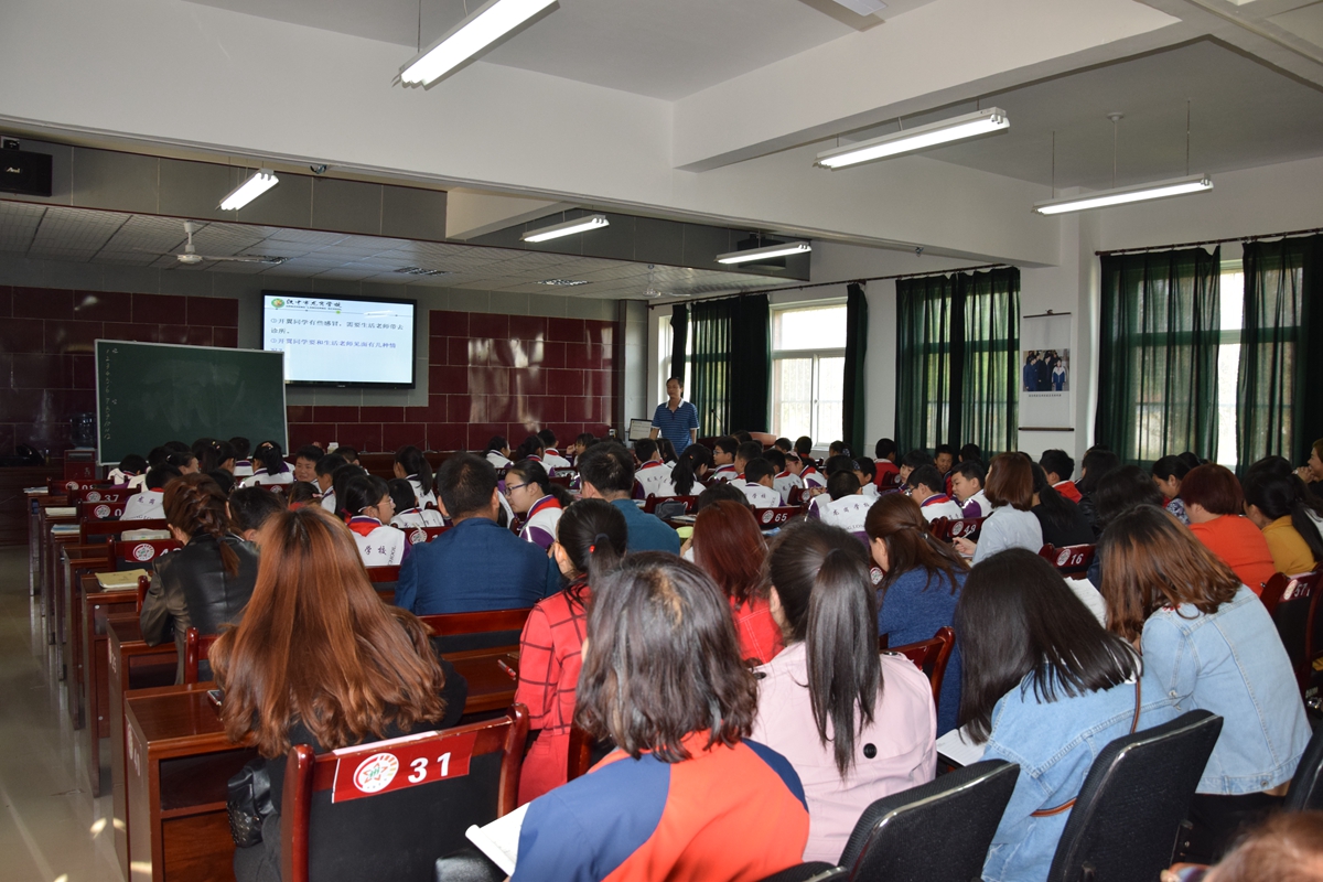 仲勋学校与龙岗学校小学部“手拉手”研学活动暨“大学区联盟”活动纪实