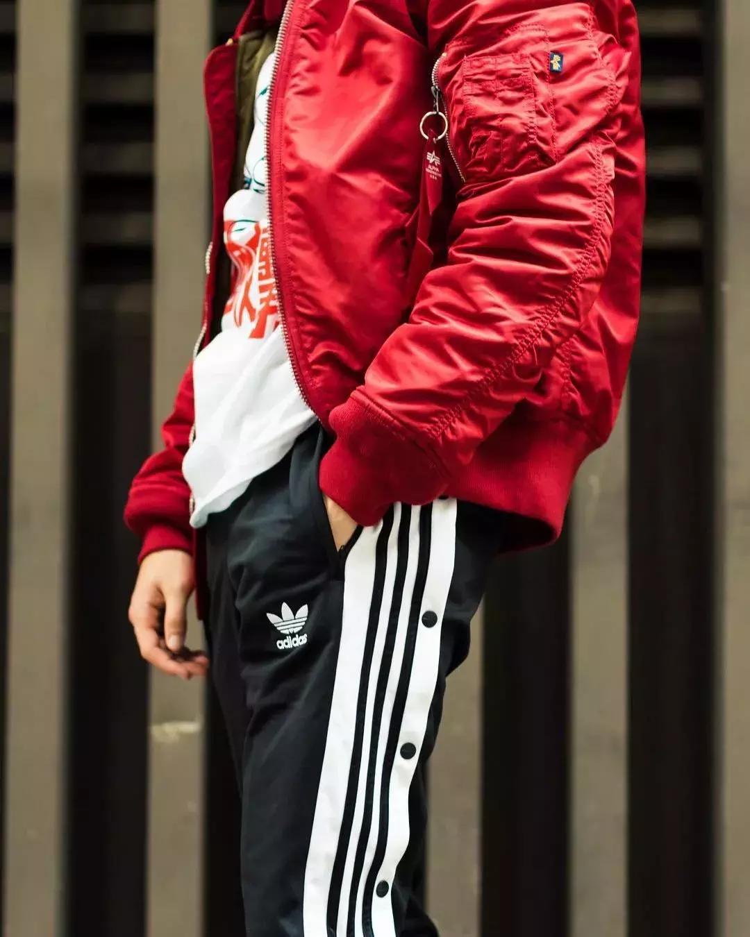 穿上超帅潮流百搭不规则条纹裤,今年流行竖条纹裤