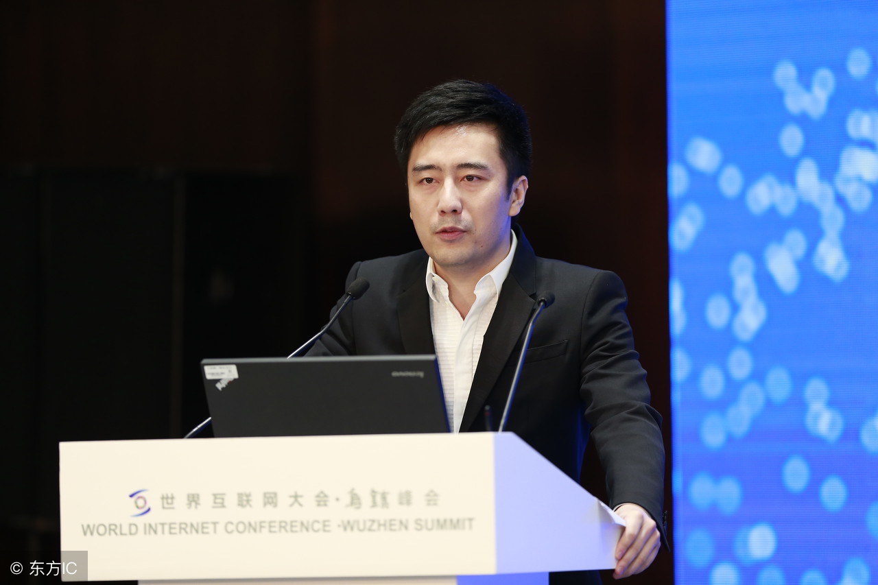 他曾怒撕王思聪创立几百亿公司，今众叛亲离财富不足原来百分之一