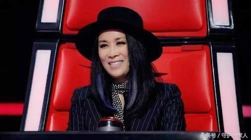 说她是华语歌坛一姐你不信,看看这样的豪宅你还敢不相信吗?