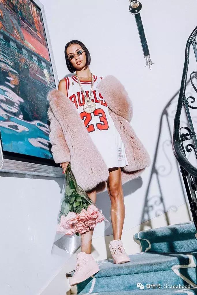 穿假货很尴尬,穿假货到底有多自信