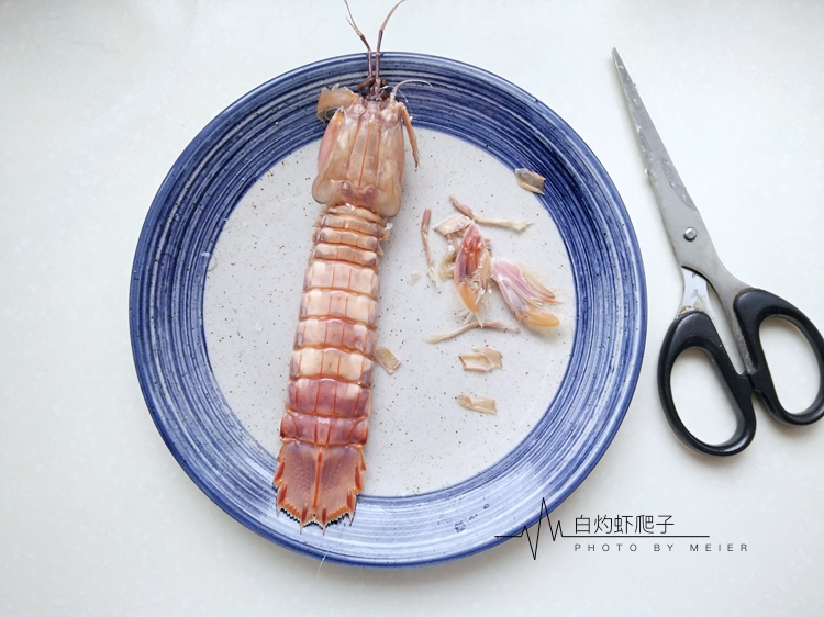 又是一年小龙虾季到底应该怎么吃,剥虾爬小技巧