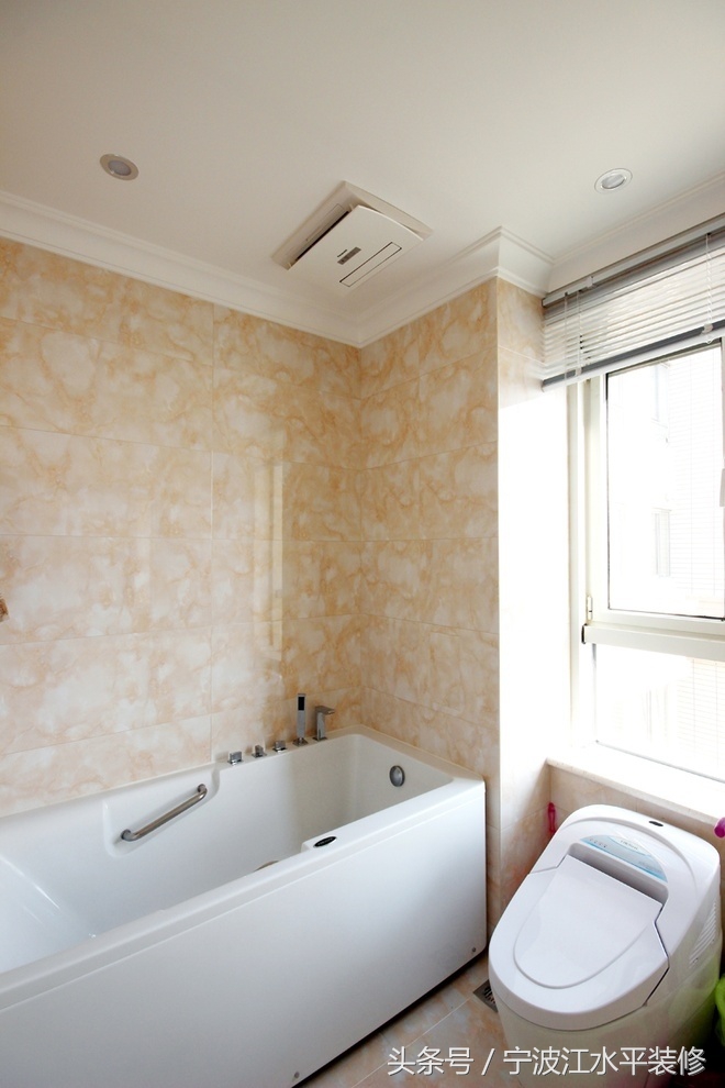 亚克力浴缸和铸铁浴缸比较,亚克力浴缸和铸铁浴缸哪个好