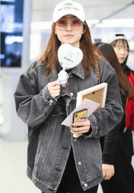 小猪佩奇身上纹，精致的猪猪女孩不止赵丽颖，张俪的这张简直满分