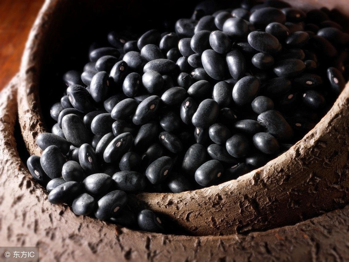 中医养发三妙招让你白发变黑发,年纪轻轻就长白发用什么药