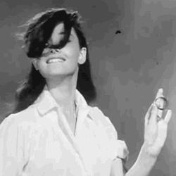 大饼脸女生剪什么样的刘海最好看,剪刘海变美