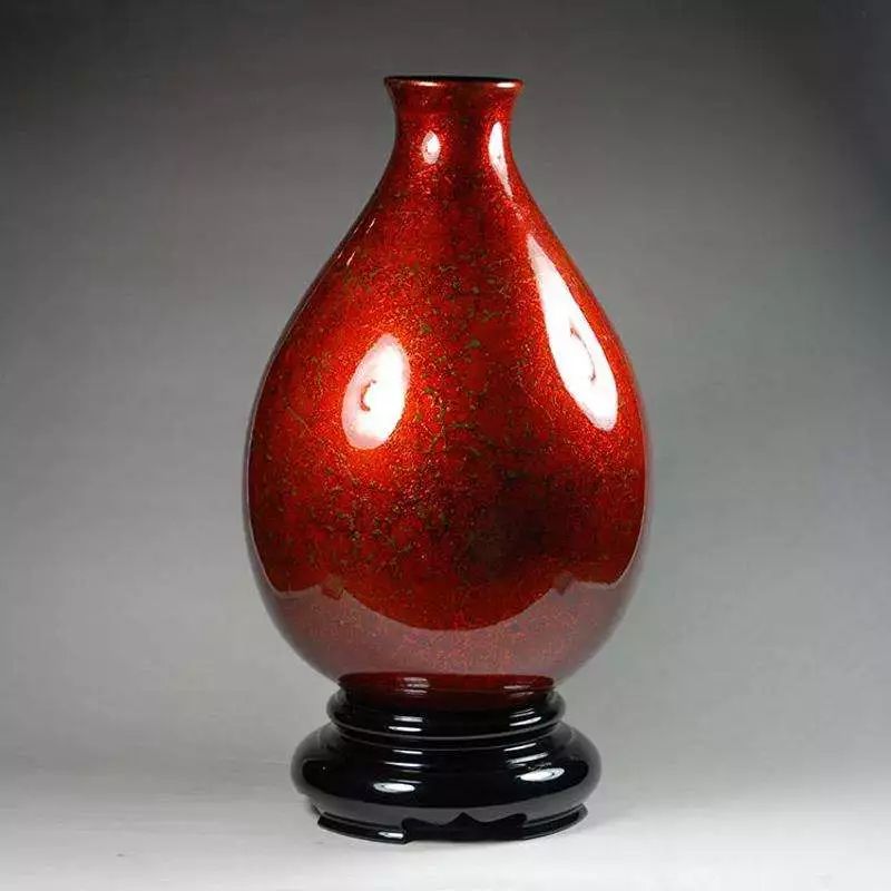 福建脱胎漆器已有180多年历史,脱胎漆器和木胎漆器