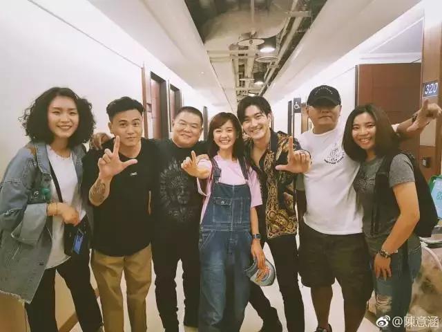 原来……童颜女神也被修图师偷偷P了这个地方