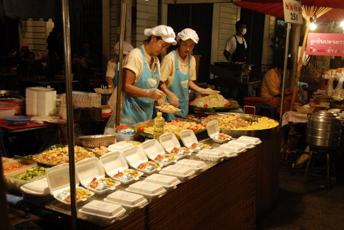 清迈星期日最大的夜市,清迈最大的露天夜市