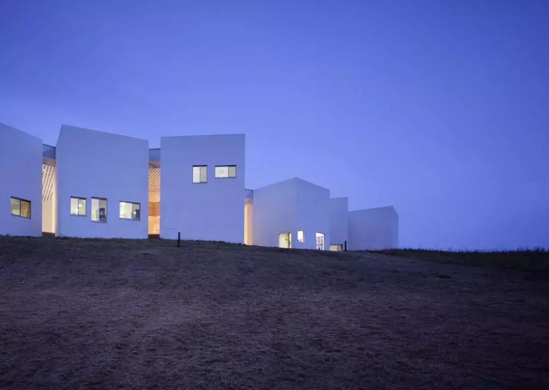 在家里闷骚，去上班腻歪，大千世界，到底哪里才是世外桃源？