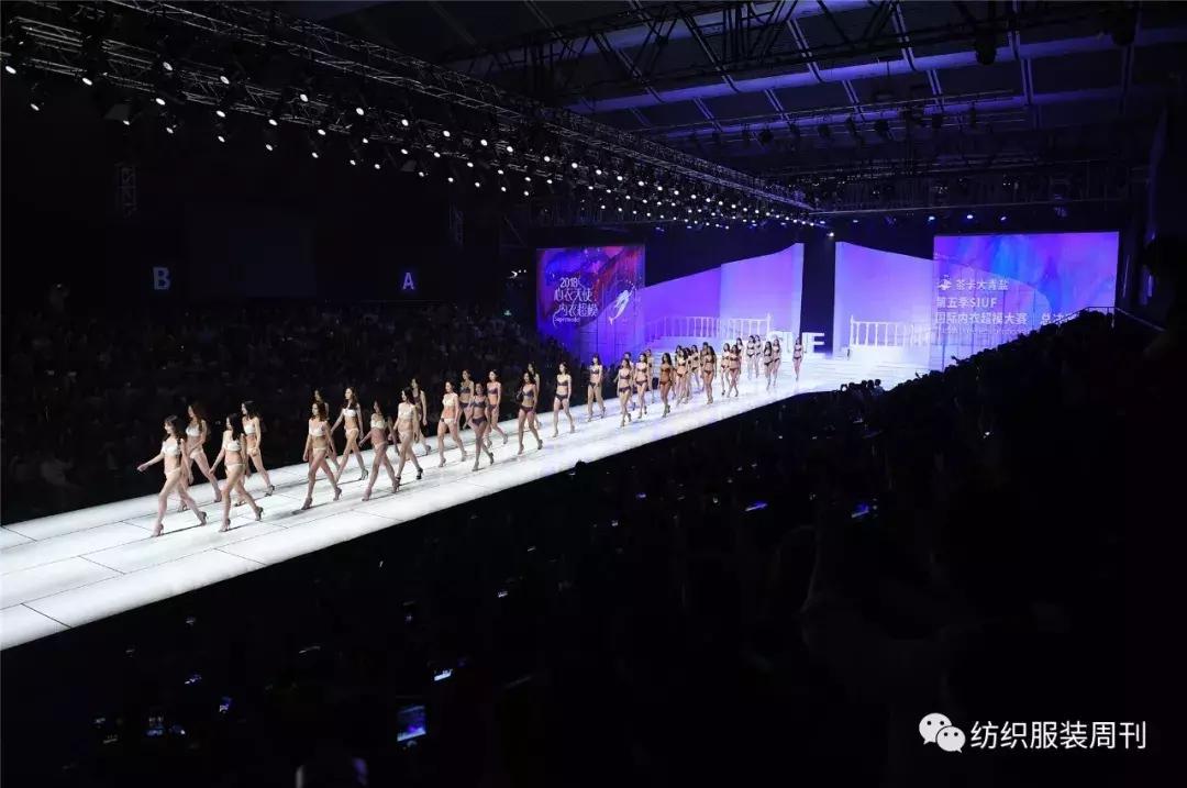 尘埃落定，是她摘得了SIUF超模“天使之冠”！