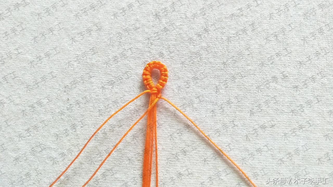 红绳编手链教程简单好看,用一根细红绳编简单手链