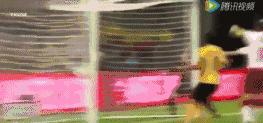 足球门将老是脱手怎么办,史上最囧门将十大尴尬乌龙球