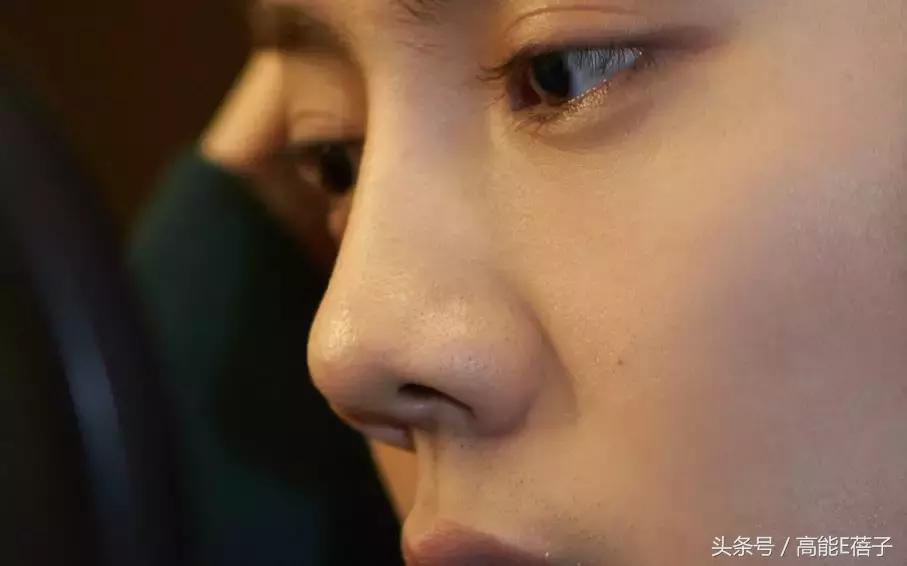 别傻了！蔡徐坤、Angelababy都根治不掉的黑头，微商神器能去除？