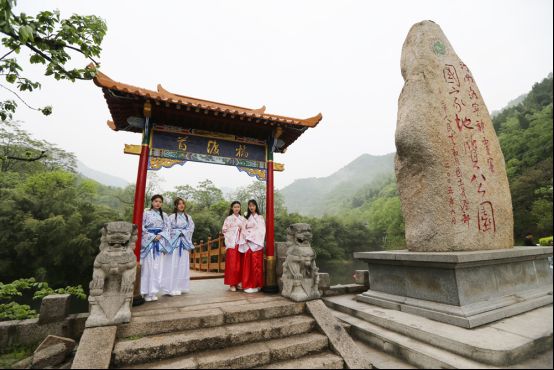 “春醒·忆老家”2018全国百家网络媒体走进洛阳神灵寨景区
