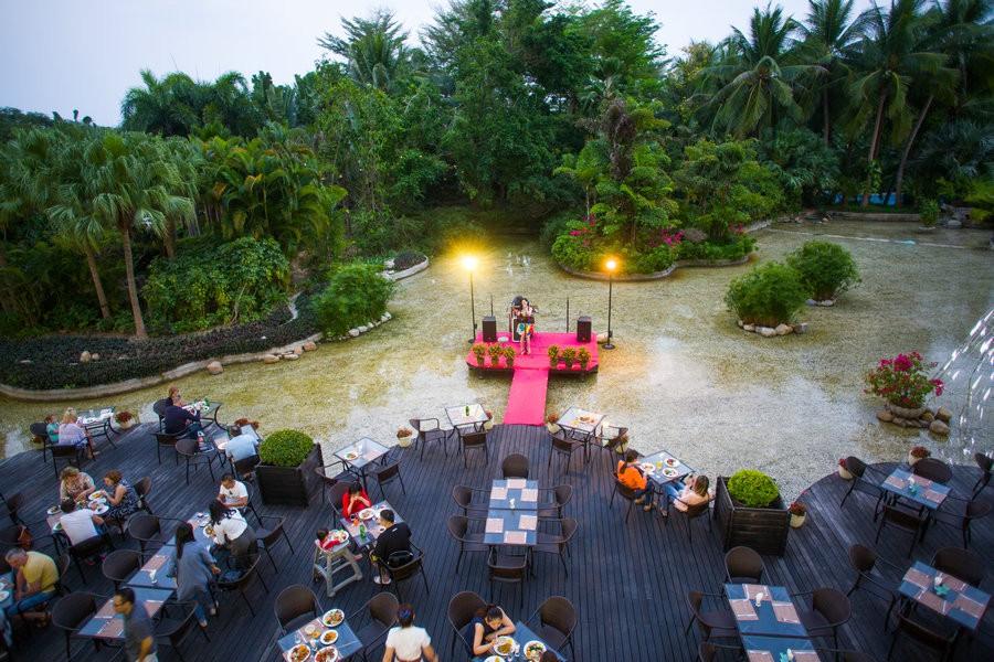 三亚哪家酒店的海滩烧烤好,三亚酒店推荐蜜月旅行