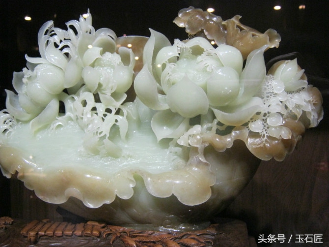 岫玉雕刻的鱼摆件放在哪里好,国玉岫玉雕刻摆件