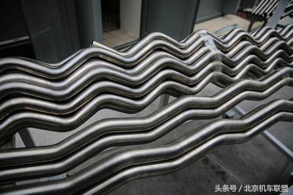 天蝎排气制造过程,akrapovic天蝎排气宝马3系