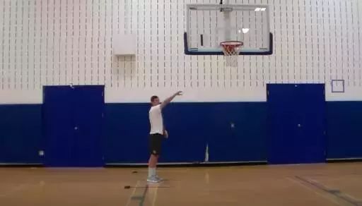 投篮总是投不准怎么办,一段式投篮老是不准