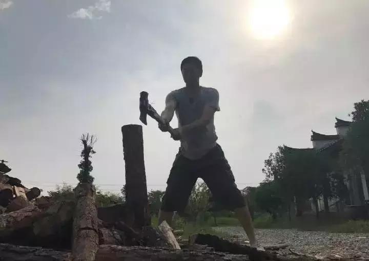 这座小城究竟有何神秘之处，竟然征服了80后最强大脑“水哥”