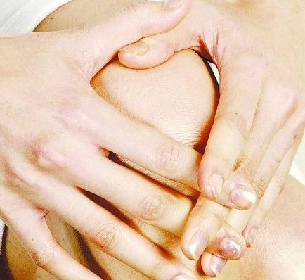 吹空调不能吸冷风怎么办,在空调房里能吹出风湿关节炎吗