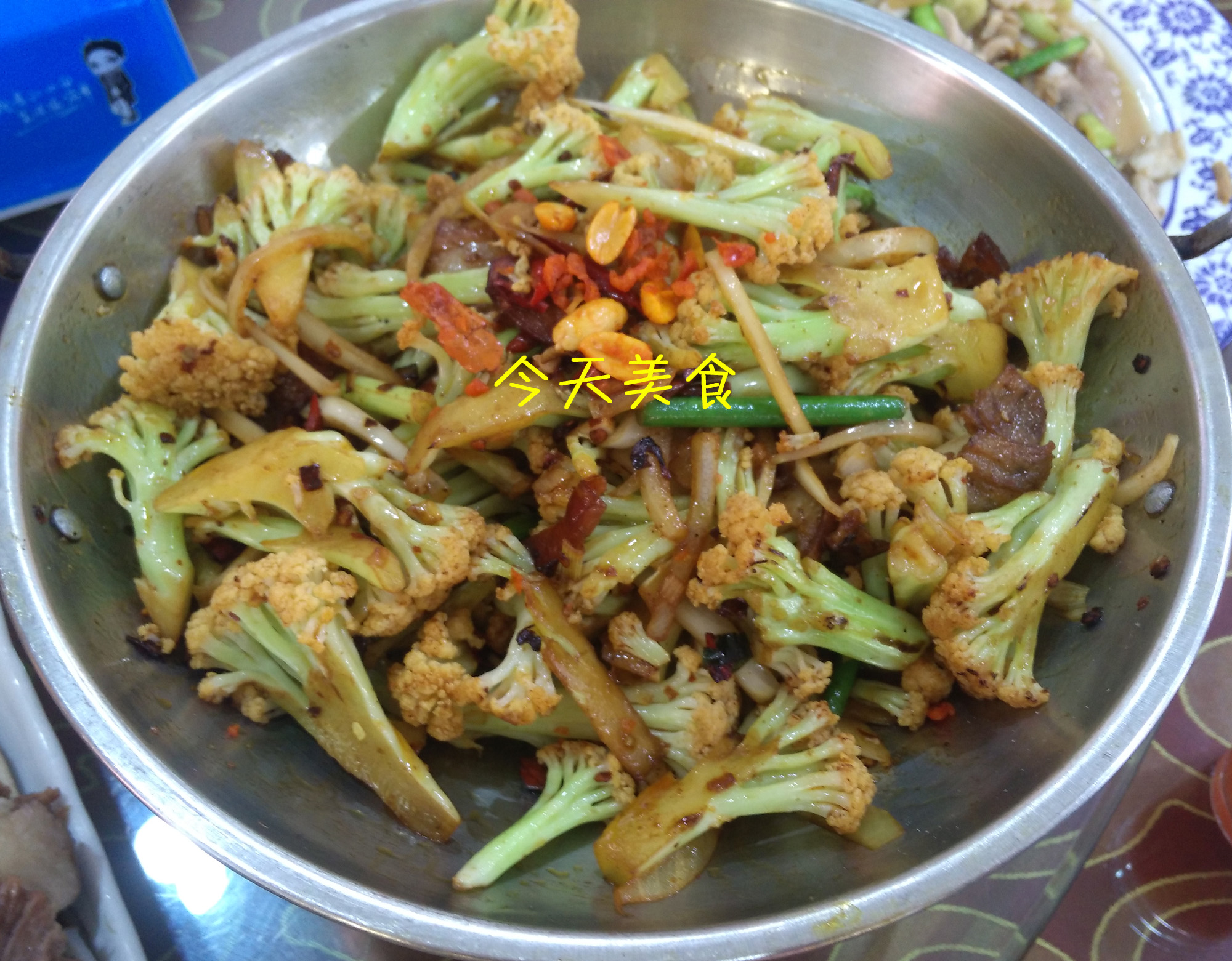 一桌丰盛鲜美海鲜大餐呈献给大家,十道海鲜盛宴简直好吃到跺脚