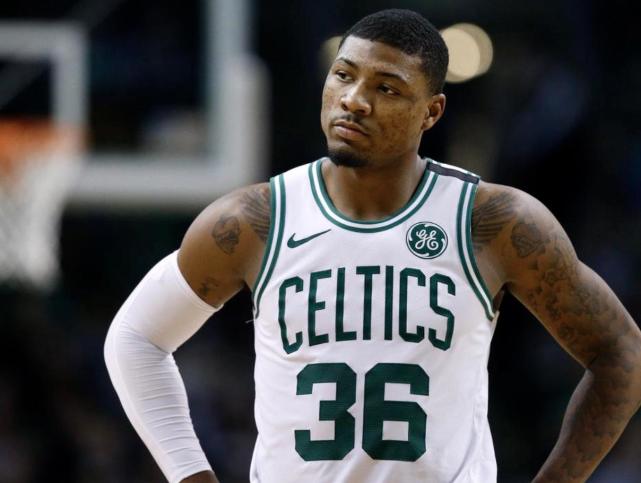 遭踢蛋+手受伤绿军硬汉诠释何为强硬！大帝都被他征服