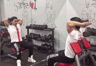 不喜欢吃肥肉怎么练粗手臂,练手臂线条女生手臂肉多