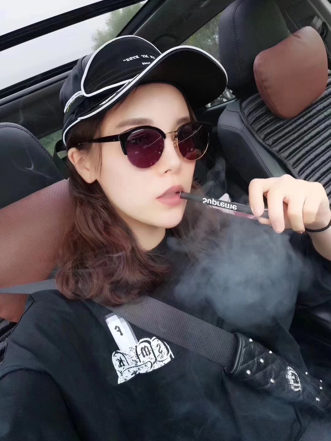 蒸汽火车头怎么能少了Supreme？跨界大王进军*子烟电**界