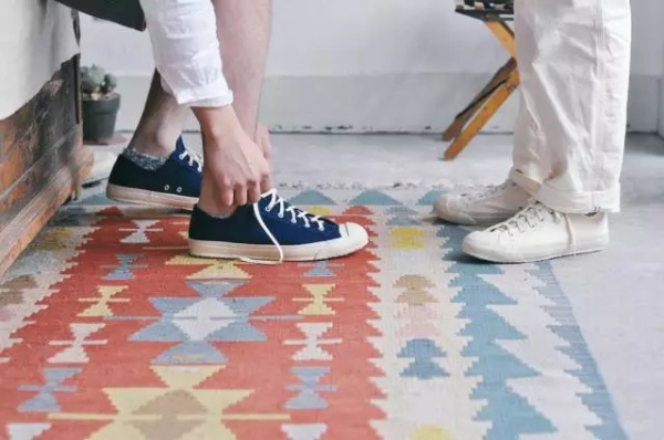 夏日必备大牌帆布鞋时髦又百搭,基础款帆布鞋春夏简约百搭