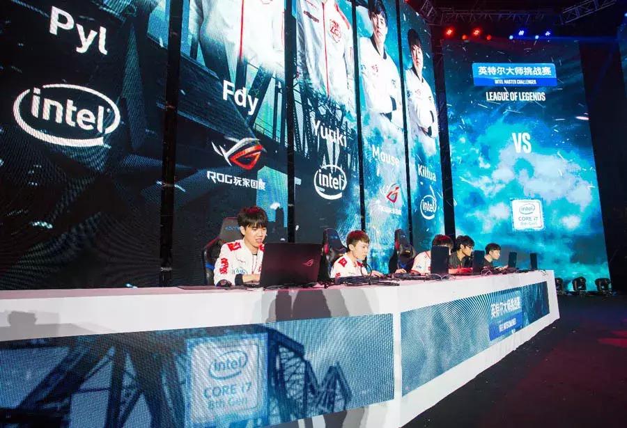 英特尔大师挑战赛燃爆斗鱼直播节，华硕ROG热血助阵