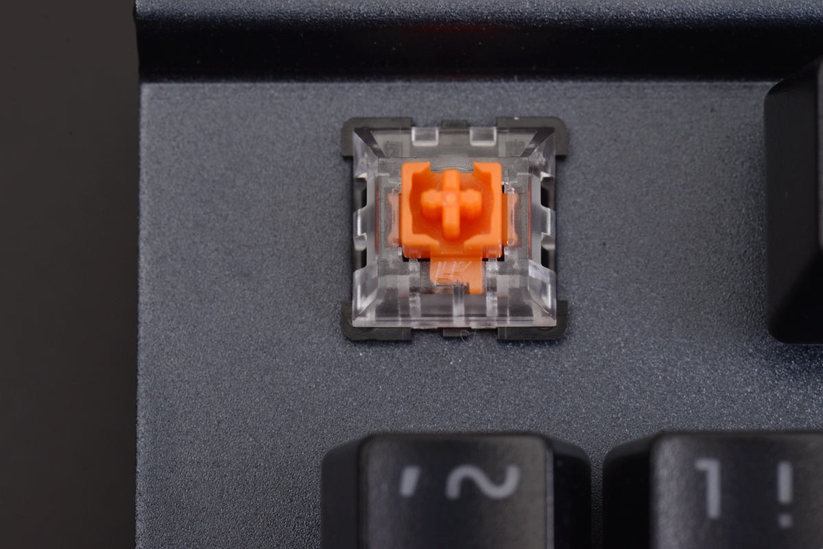 世界杯来了,换个机械键盘边打FIFAONLINA4边等