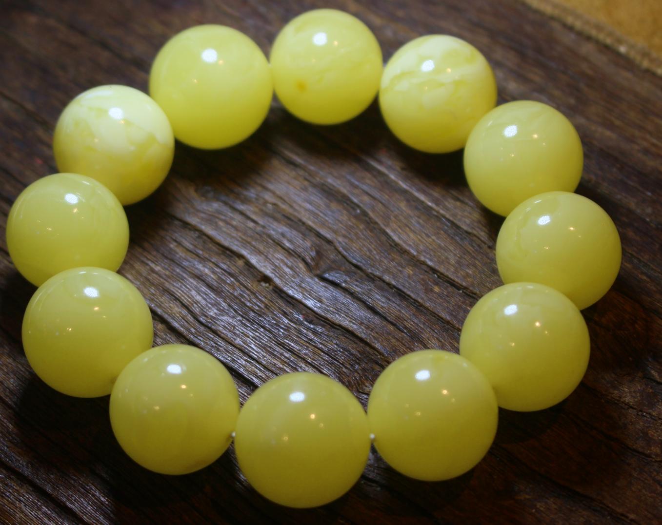 琥珀蜜蜡的真假鉴别的方法有哪些,鉴别琥珀蜜蜡靠谱的方法有哪些