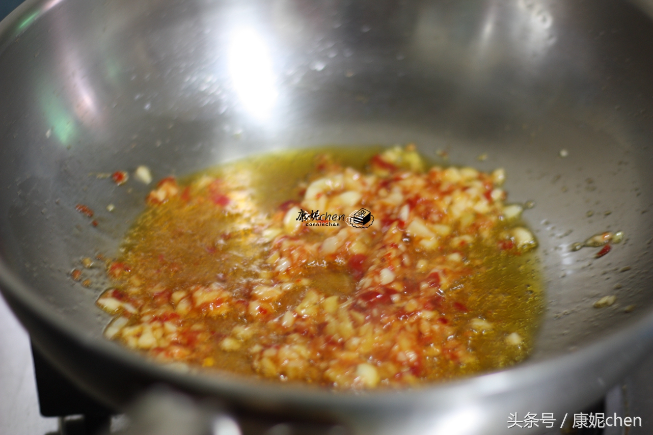 厨师爆炒墨鱼仔怎样做才好吃,除了爆炒墨鱼仔还有其他做法么