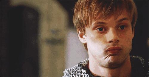 在我们这，漏发公司朋友圈不但扣300，还要写检查