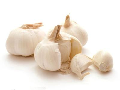 脚气发白发臭的自制小偏方,脚气痒脚底皮增厚有什么小偏方