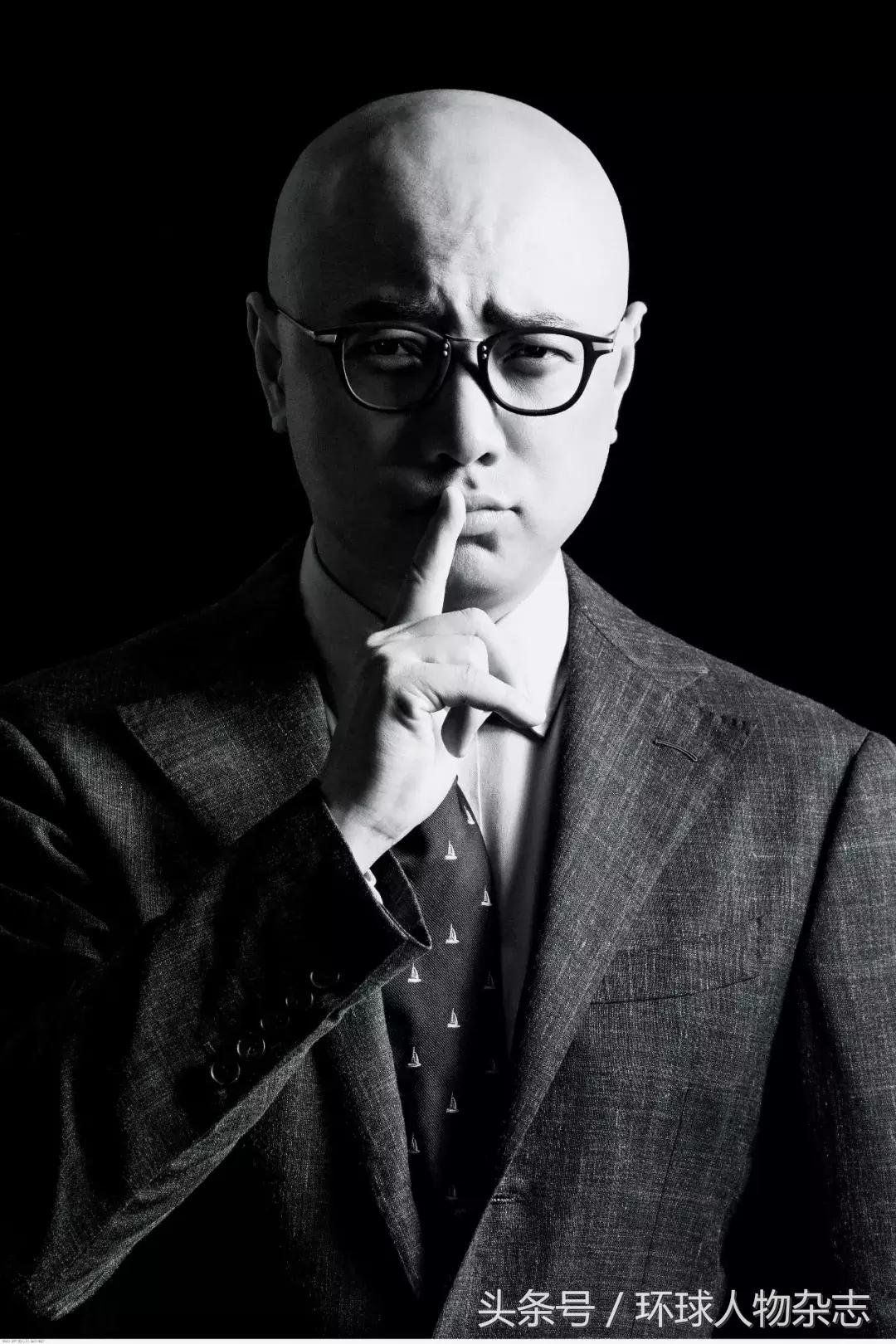 “幕后玩家”徐峥，岁月拿这个光头没辙