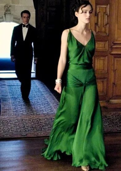 为什么平胸的女生都这么好看,平胸的妹子怎么改变