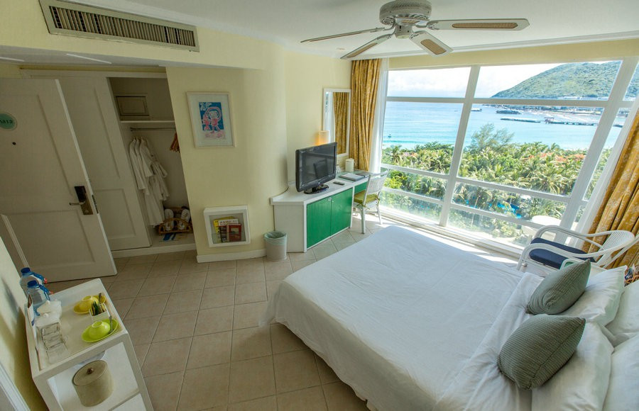 三亚银泰阳光度假酒店270度海景房,夏天去三亚海景房