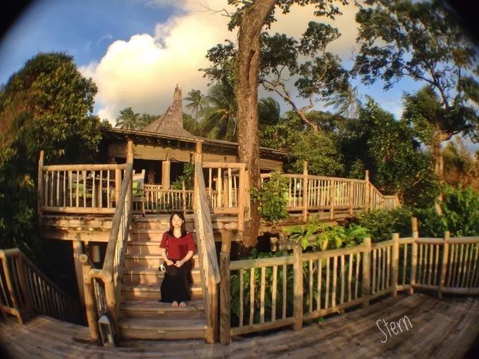 衣冠不整恕不招待厨师,衣冠不整不让进的饭店