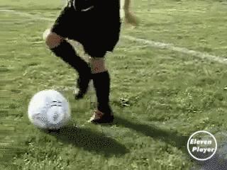 如何教零基础小孩子踢球,小孩练足球基本功多久踢球