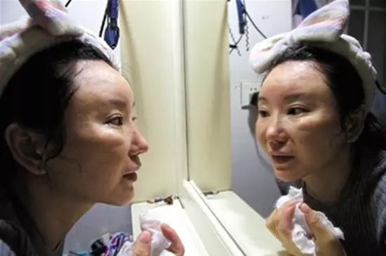 “我们只坑中国人，他们人傻钱多”