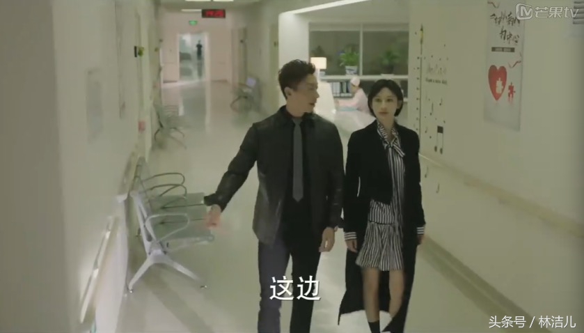 穿旗袍优雅高贵妩媚多姿,穿旗袍优雅高贵妩媚的走姿