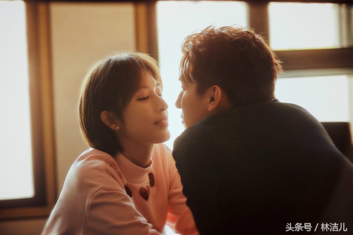 穿旗袍优雅高贵妩媚多姿,穿旗袍优雅高贵妩媚的走姿