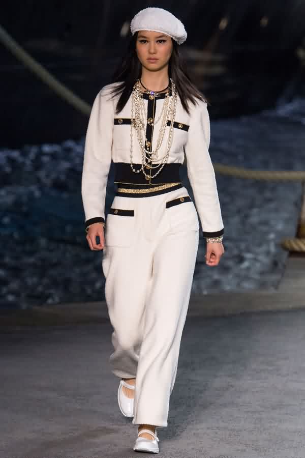 香奈儿巴黎时装秀价值多少,香奈儿巴黎皇宫大瀑布时装秀