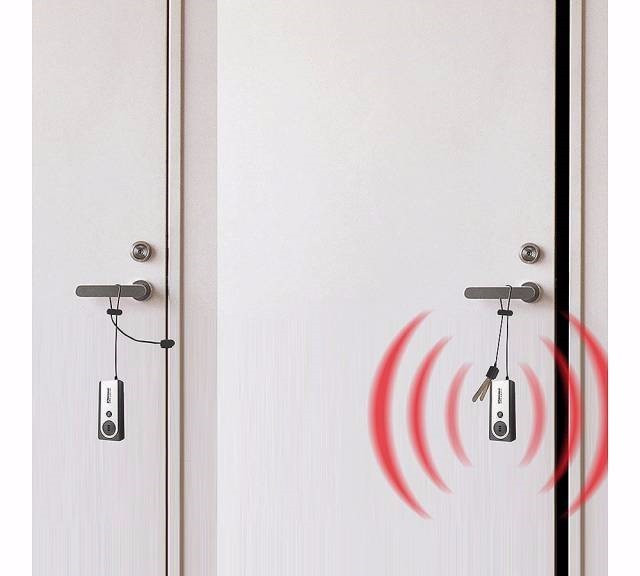 女子遭邻居强行拽进屋,女子被邻居强行拽进屋