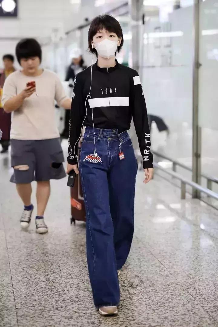 宽松t恤配阔腿裤慵懒,想要腿变长