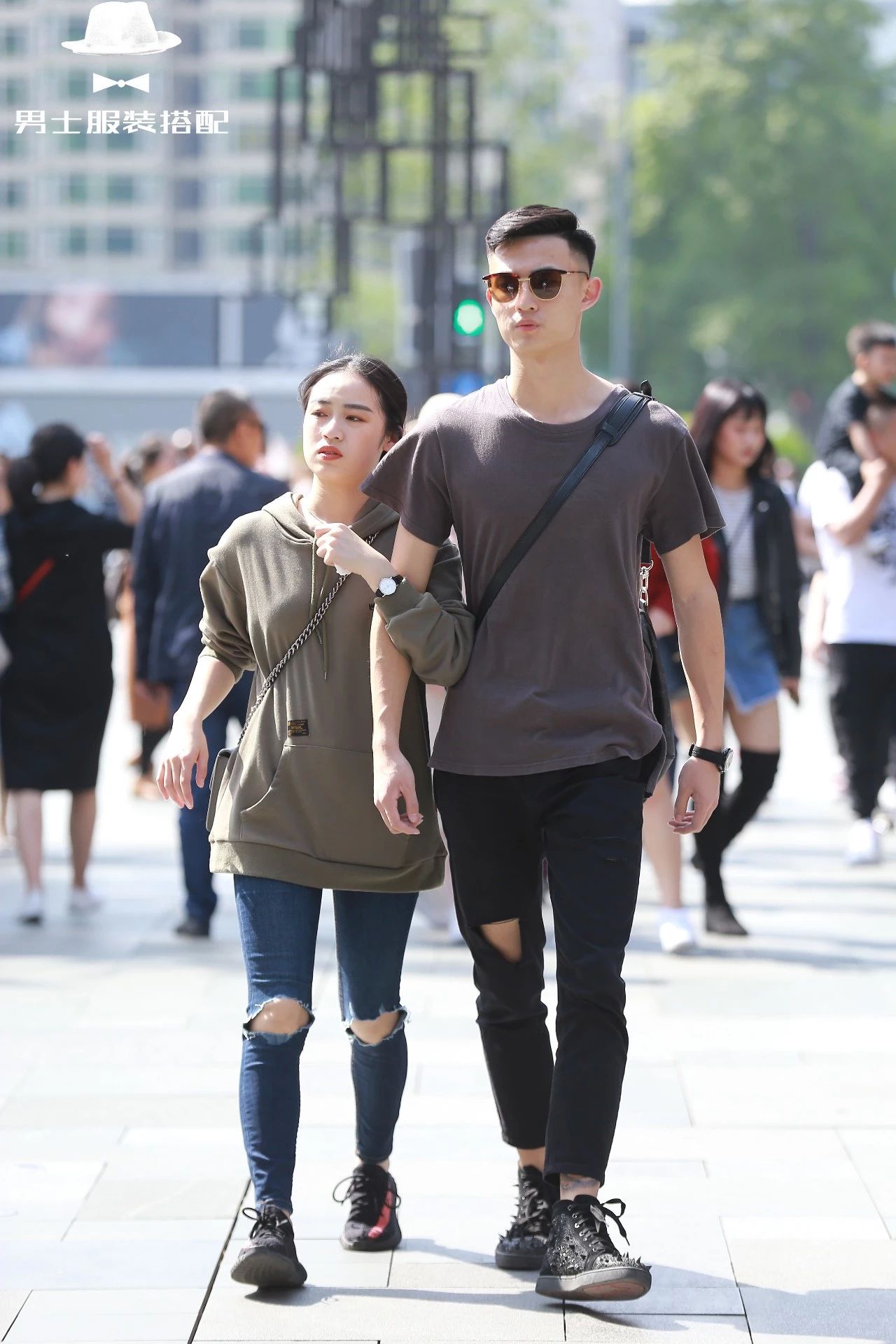 一件配饰就能拯救一身的穿衣搭配,让你感觉时尚的小配饰