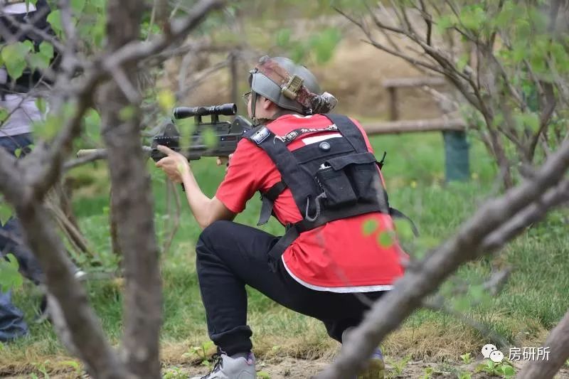 亿元级半山公园爆发“枪战”西山艺境火热“吃鸡”